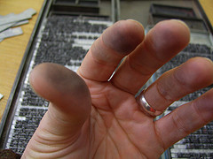 This type makes my fingers dirty.